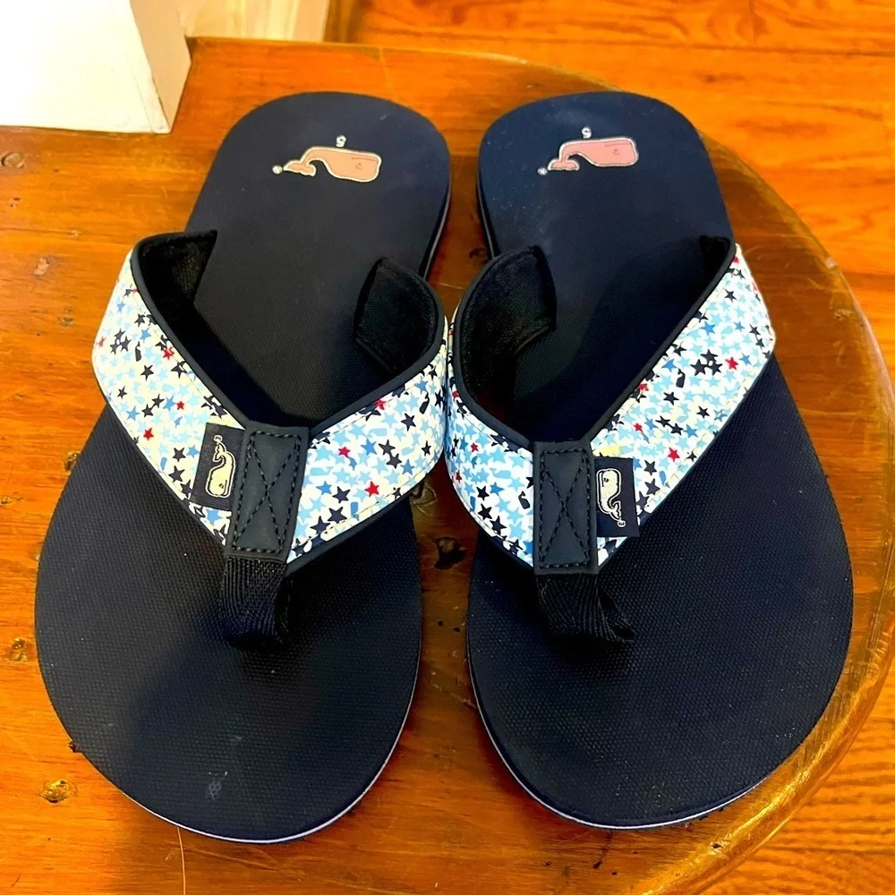 VINEYARD VINES blue/white stars and whale flip-flops Big Girl's 5